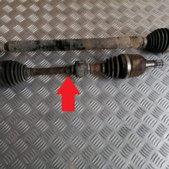 Pusass priekšējā kreisā priekš HYUNDAI I30 2012