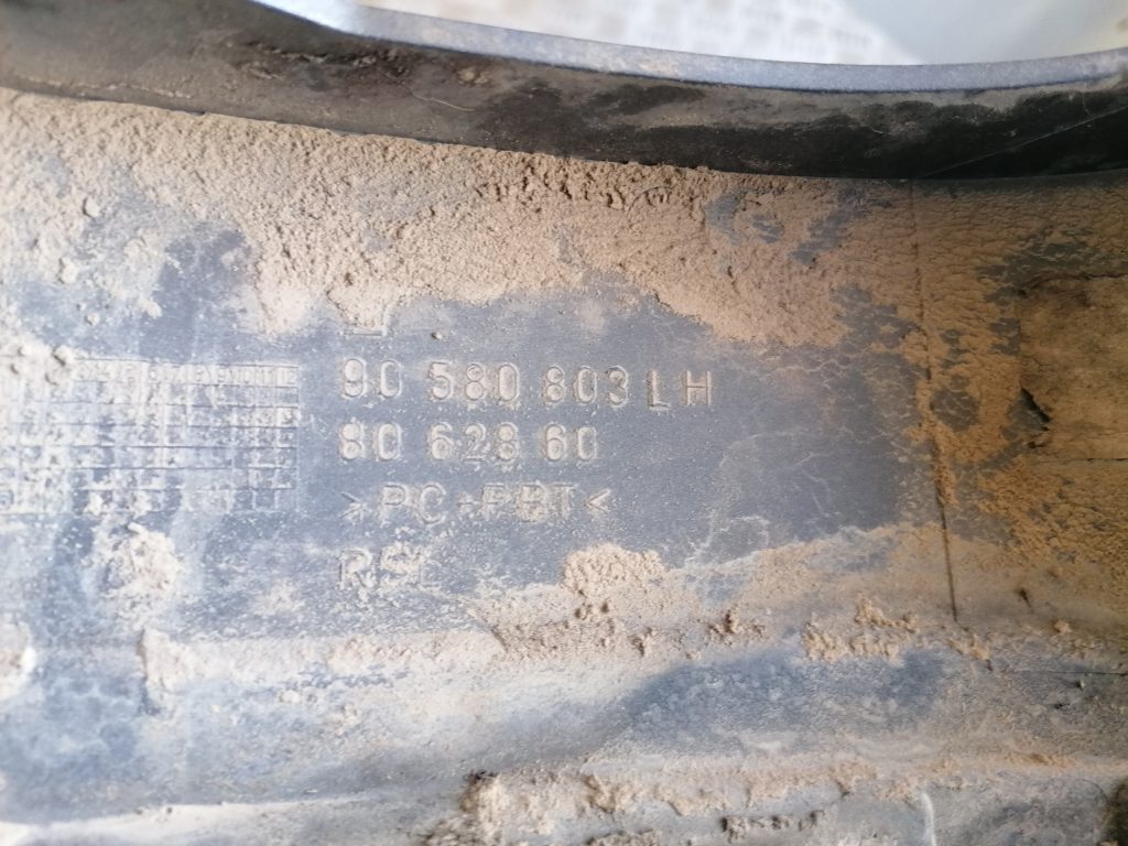 Aizmugurēja bufera uzlika priekš OPEL ZAFIRA 2004