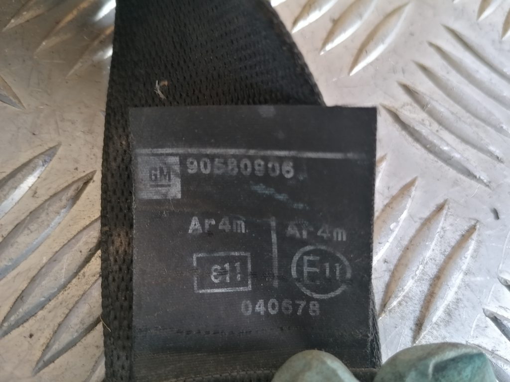 Aizmugurējā labā drošības josta priekš OPEL ZAFIRA 2004 3 Aizmugurējā labā drošības josta priekš OPEL ZAFIRA 2004