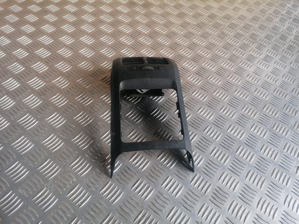 Centrālās konsoles gaisa vads priekš VW GOLF VARIANT 2012