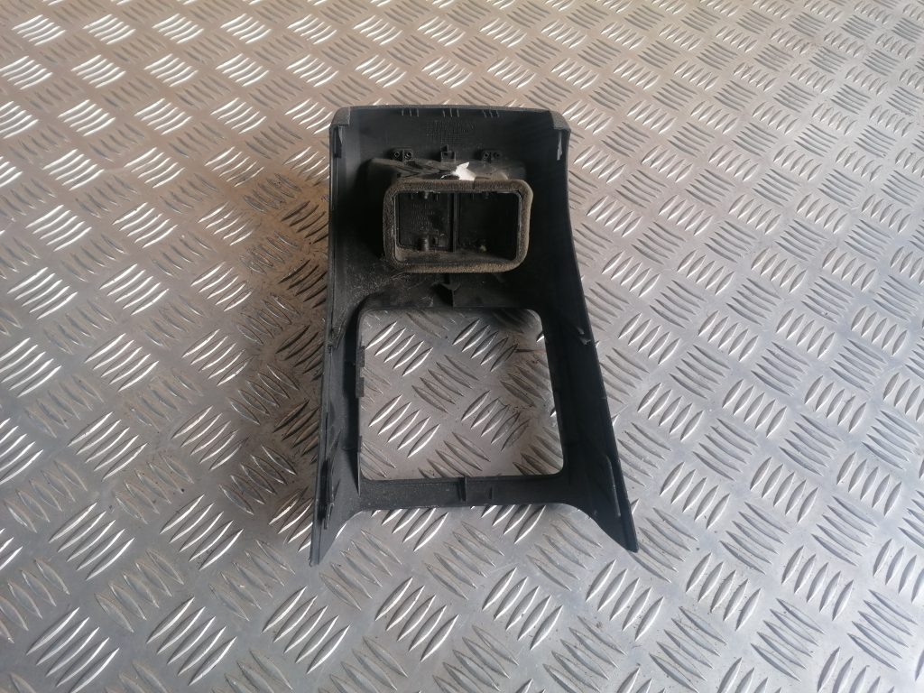 Centrālās konsoles gaisa vads priekš VW GOLF VARIANT 2012