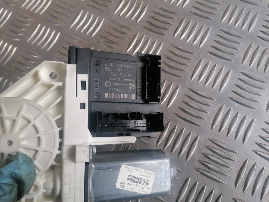 Elektrisko stiklu motors priekš VW GOLF VARIANT 2012 3 Elektrisko stiklu motors priekš VW GOLF VARIANT 2012