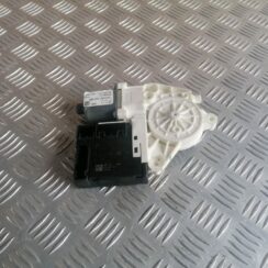 Elektrisko stiklu motors priekš VW GOLF VARIANT 2012