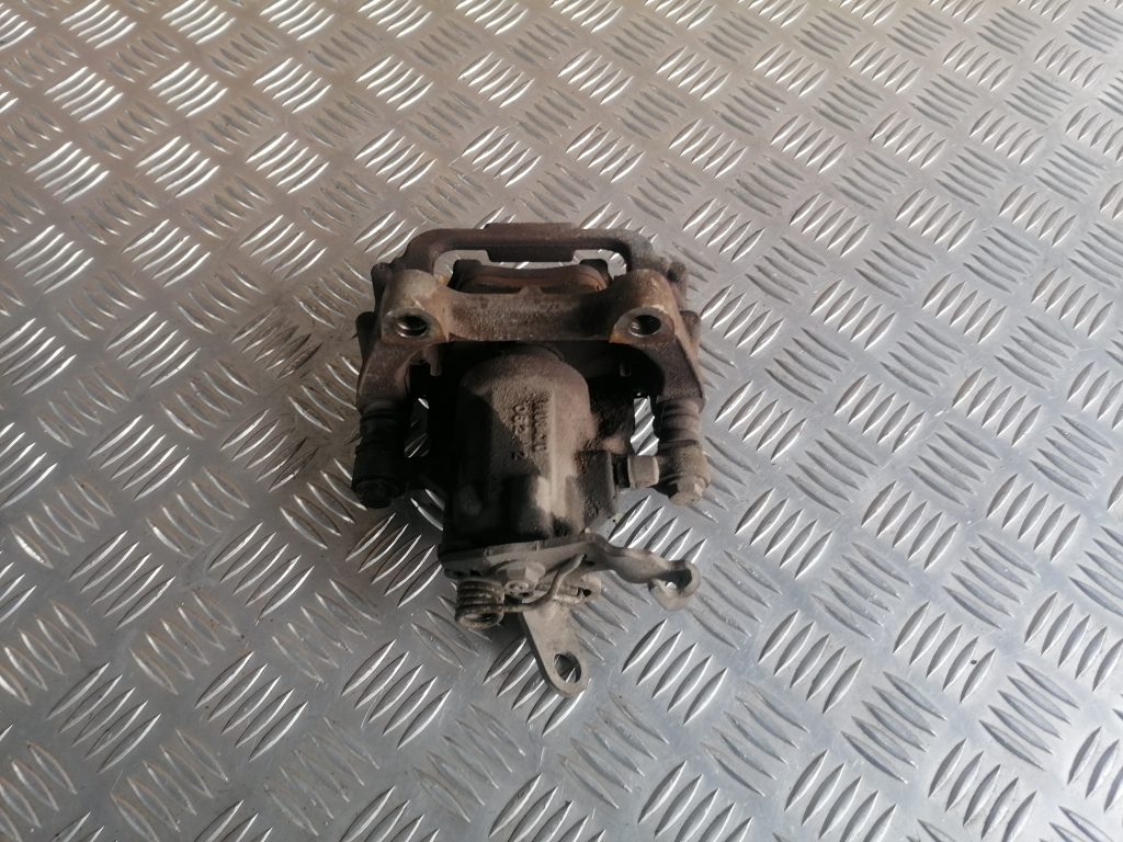 Aizmugurējais kreisais suports priekš VW GOLF VARIANT 2012