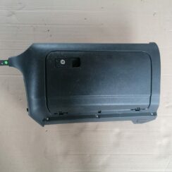 Mantu glabāšanas nodalījums pasažiera pusē priekš VW GOLF VARIANT 2012