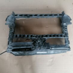 Priekšējā radiatora rāmis priekš VW GOLF VARIANT 2012