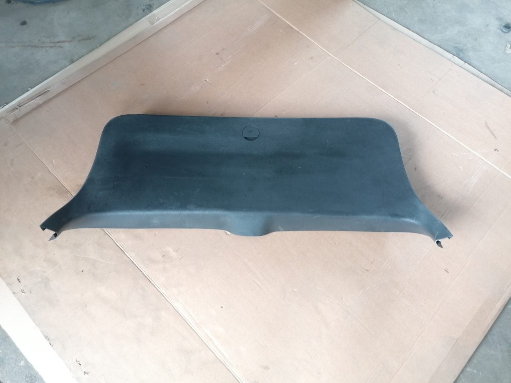 Bagāžnieka vāka liela apdare priekš VW GOLF VARIANT 2012 1 Bagāžnieka vāka liela apdare priekš VW GOLF VARIANT 2012