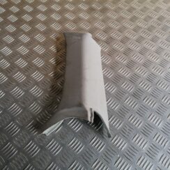 Aizmugurējas salona statnes apdare priekš VW GOLF VARIANT 2012