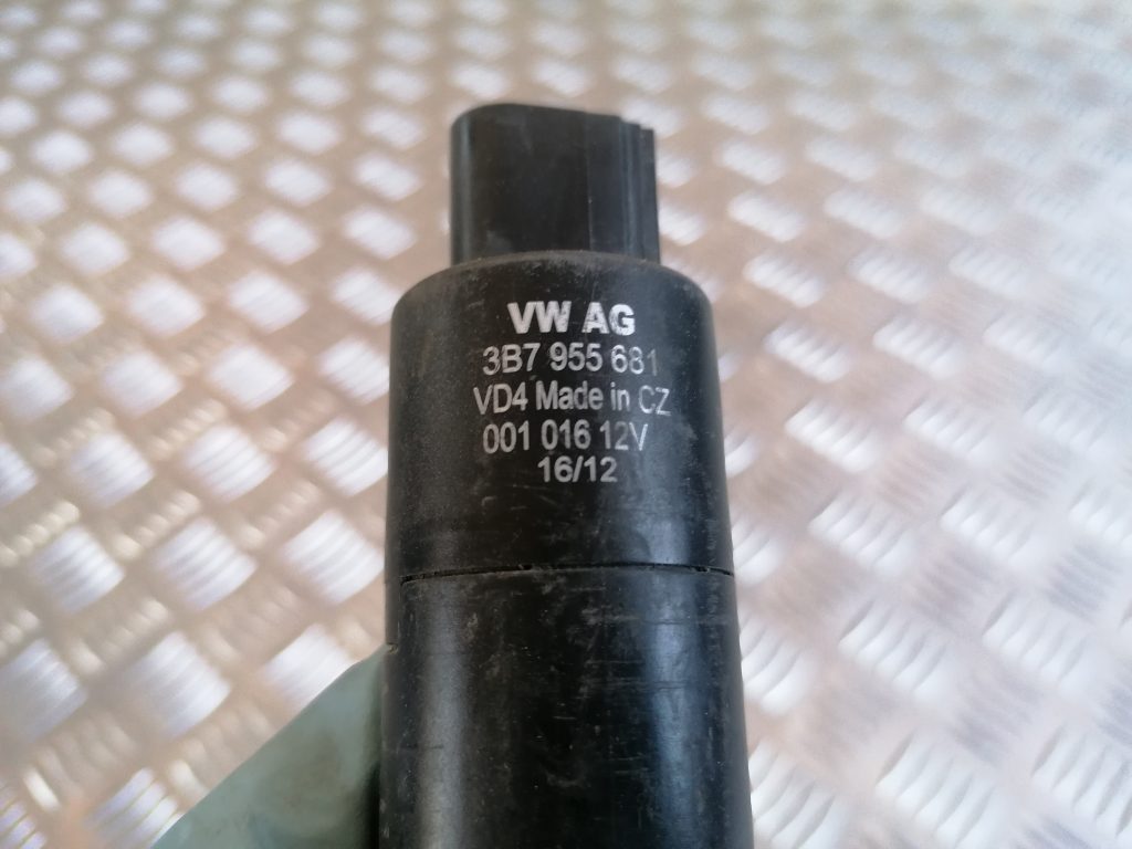 Mazgātāja šķidruma sūknis priekš VW GOLF VARIANT 2012 3 Mazgātāja šķidruma sūknis priekš VW GOLF VARIANT 2012