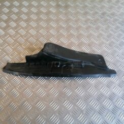 Ieliktņis starp spārnu un durvīm priekš VW GOLF VARIANT 2012