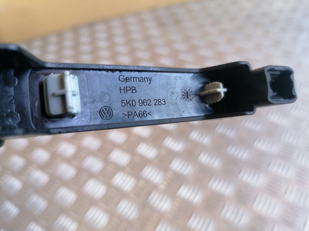 Antenas pastiprinātāja bloks priekš VW GOLF VARIANT 2012 3 Antenas pastiprinātāja bloks priekš VW GOLF VARIANT 2012