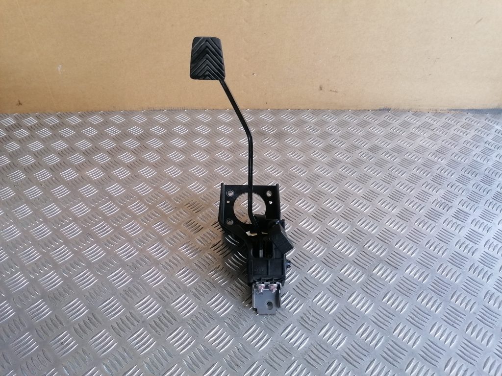 Bremžu pedālis priekš KIA CEED 2007 1 Bremžu pedālis priekš KIA CEED 2007