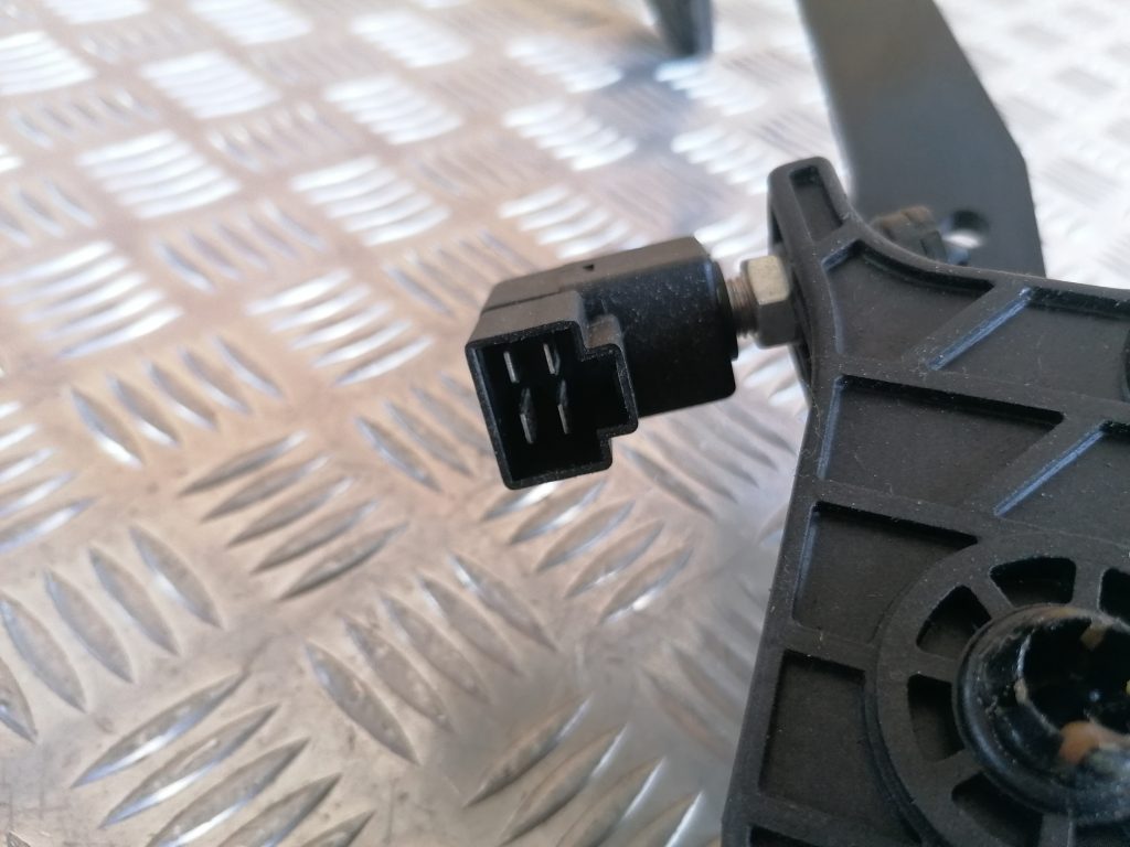 Bremžu pedālis priekš KIA CEED 2007 3 Bremžu pedālis priekš KIA CEED 2007