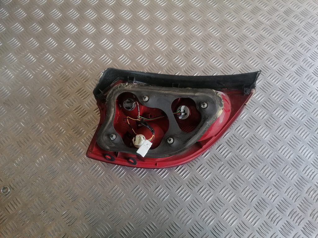Aizmugurējais labais lukturis priekš KIA CEED 2007 2 Aizmugurējais labais lukturis priekš KIA CEED 2007