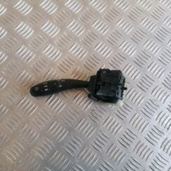 Pagrieziena rādītāju slēdzis priekš KIA CEED 2007