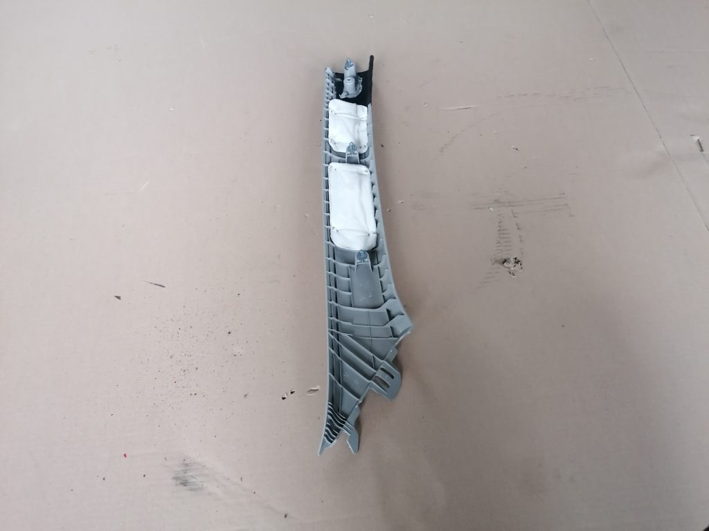 Priekšējas salona statnes apdare priekš KIA CEED 2007 2 Priekšējas salona statnes apdare priekš KIA CEED 2007