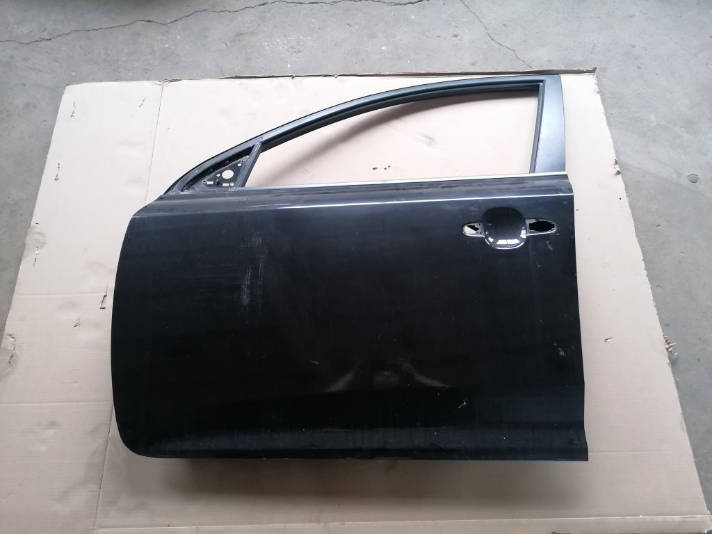 Priekšējās kreisās durvis priekš KIA CEED 2007 1 Priekšējās kreisās durvis priekš KIA CEED 2007