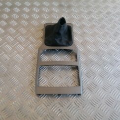 Dekoratīvs rāmis pārnesumu selektoram priekš SUBARU LEGACY 2009