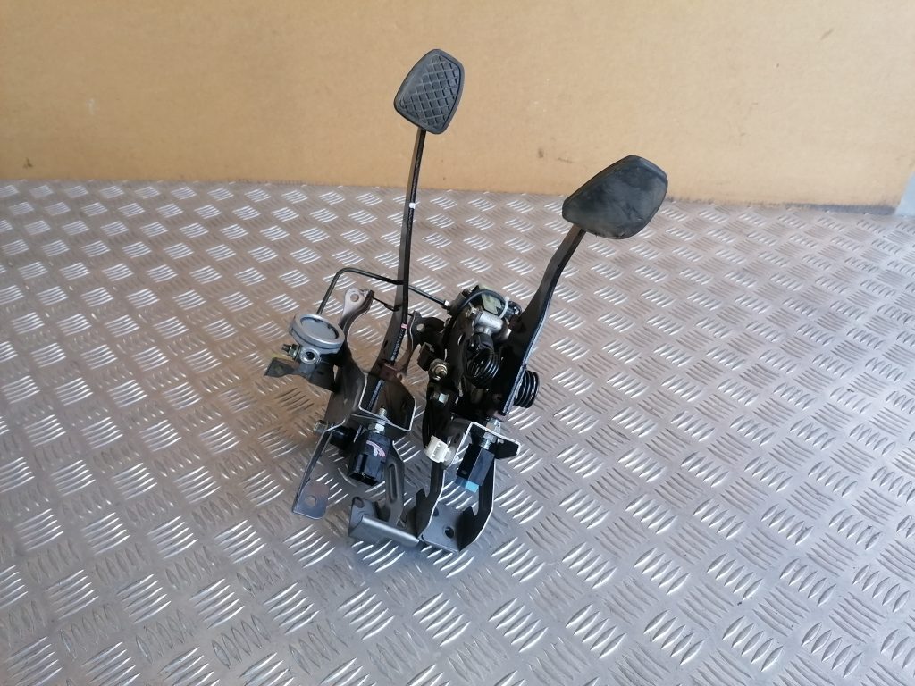 Pedāļu bloks priekš SUBARU LEGACY 2009