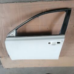 Priekšējās kreisās durvis priekš SUBARU LEGACY 2009