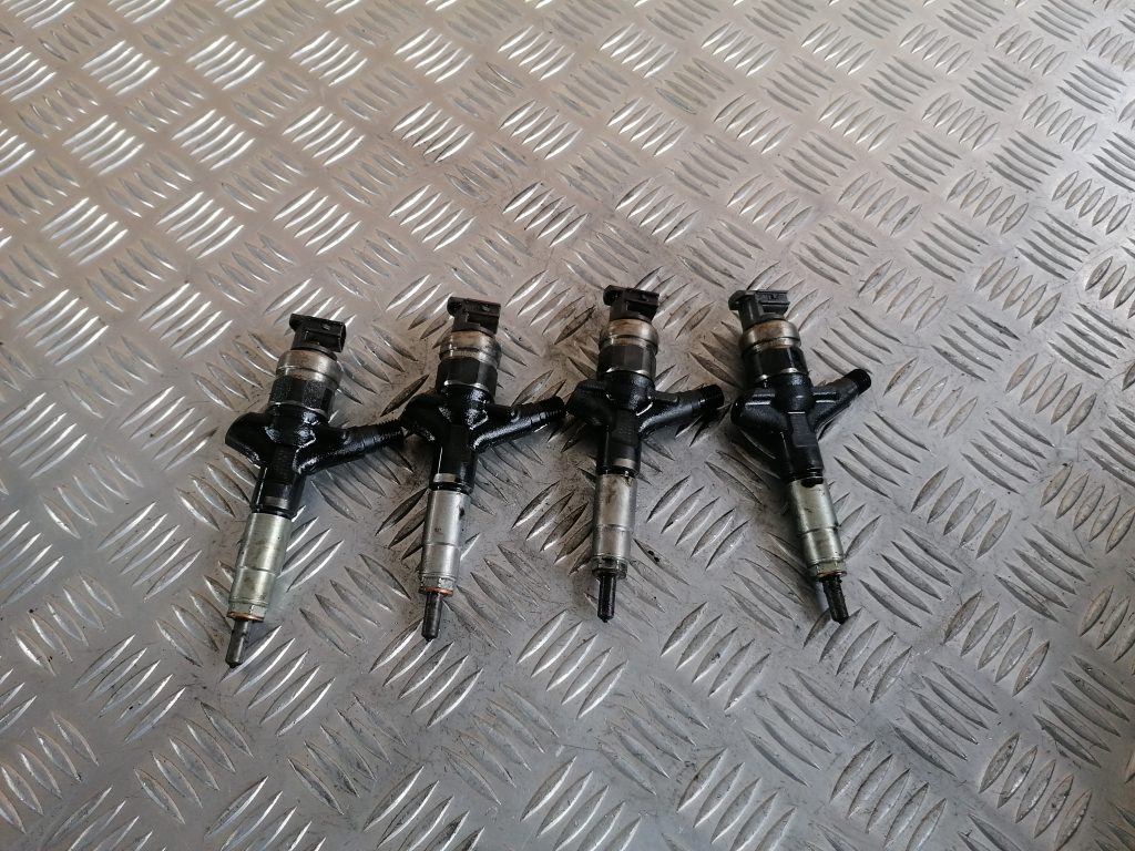 Degvielas smidzinātājs priekš SUBARU LEGACY 2009 1 Degvielas smidzinātājs priekš SUBARU LEGACY 2009