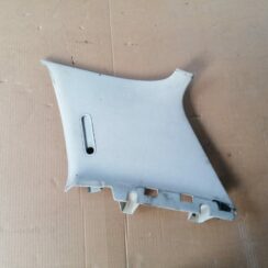 Bagažnieka nodalījuma statnes apdare priekš VW GOLF IV 1999