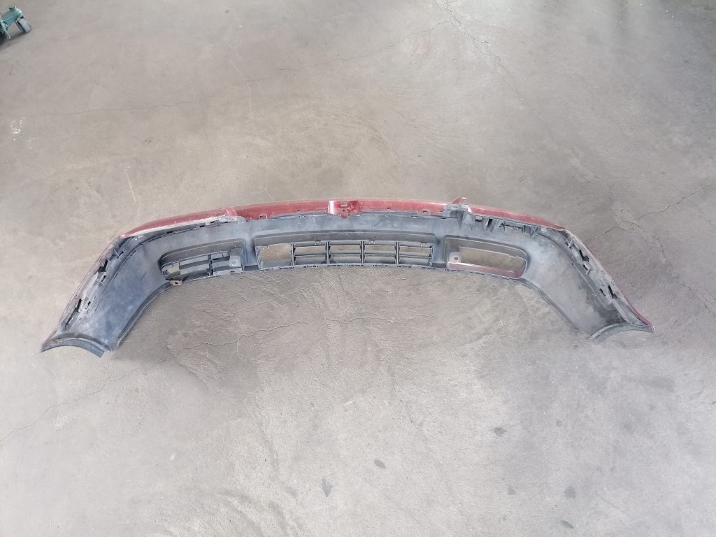 Priekšējais buferis priekš VW GOLF IV 1999