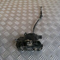 Aizmugurējo labo durvju slēdzene priekš VW GOLF IV 1999