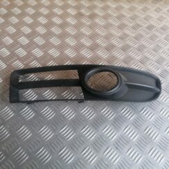 Miglas luktura reste, pa labi priekš AUDI