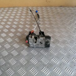 Aizmugurējo labo durvju slēdzene priekš OPEL ASTRA 2002