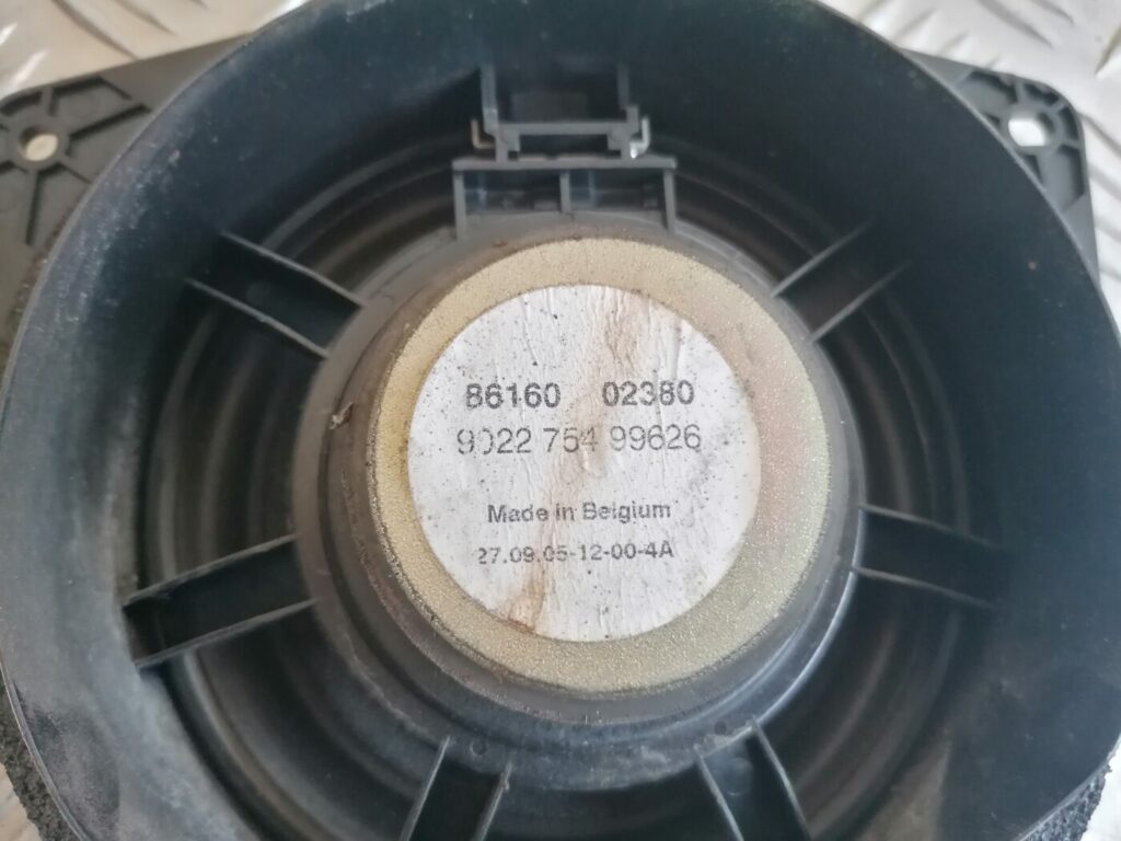 Durvju skaļrunis, apakšā priekš TOYOTA AVENSIS 2007