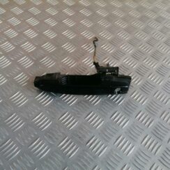 Priekšējāis kreisais durvju rokturis priekš TOYOTA AVENSIS 2007