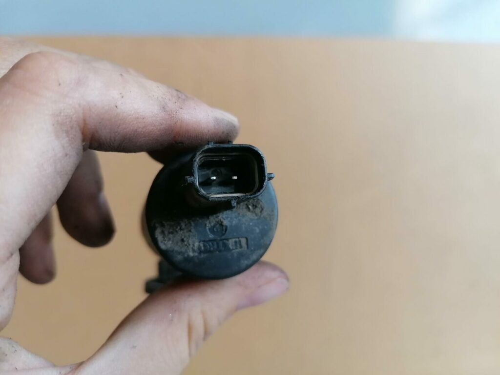 Mazgātāja šķidruma sūknis priekš TOYOTA AVENSIS 2007 2 Mazgātāja šķidruma sūknis priekš TOYOTA AVENSIS 2007