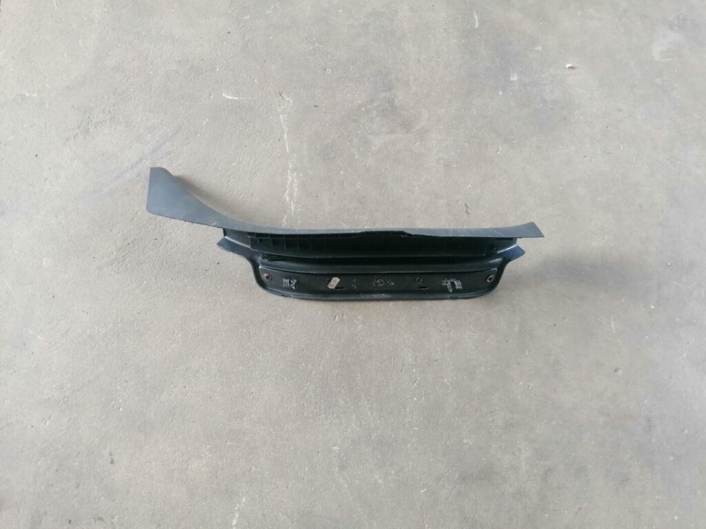 Sliekšņa aizmugurēja kreisa uzlika (salonā) priekš TOYOTA AVENSIS 2007 2 Sliekšņa aizmugurēja kreisa uzlika (salonā) priekš TOYOTA AVENSIS 2007