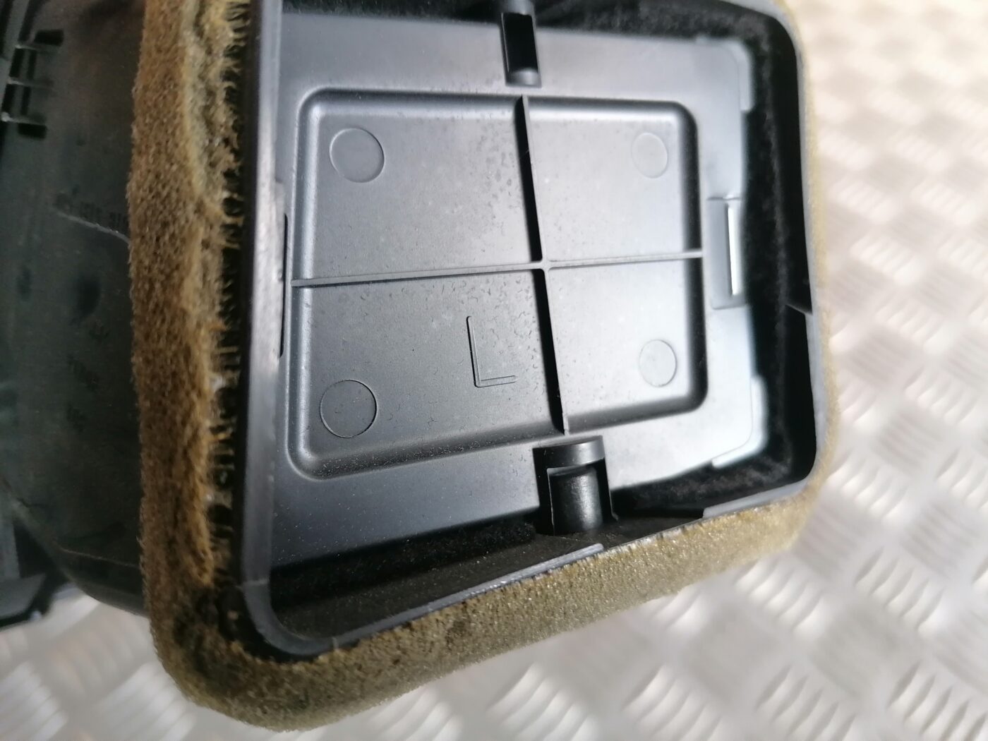 Mērinstrumentu paneļa gaisa vads, pa kreisi priekš HONDA ACCORD 2007 YR562P 2 Mērinstrumentu paneļa gaisa vads, pa kreisi priekš HONDA ACCORD 2007 YR562P