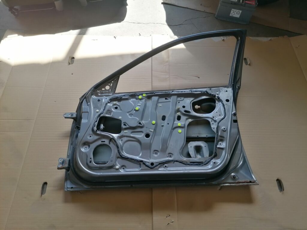 Priekšējās labās durvis priekš HONDA ACCORD 2007 YR562P