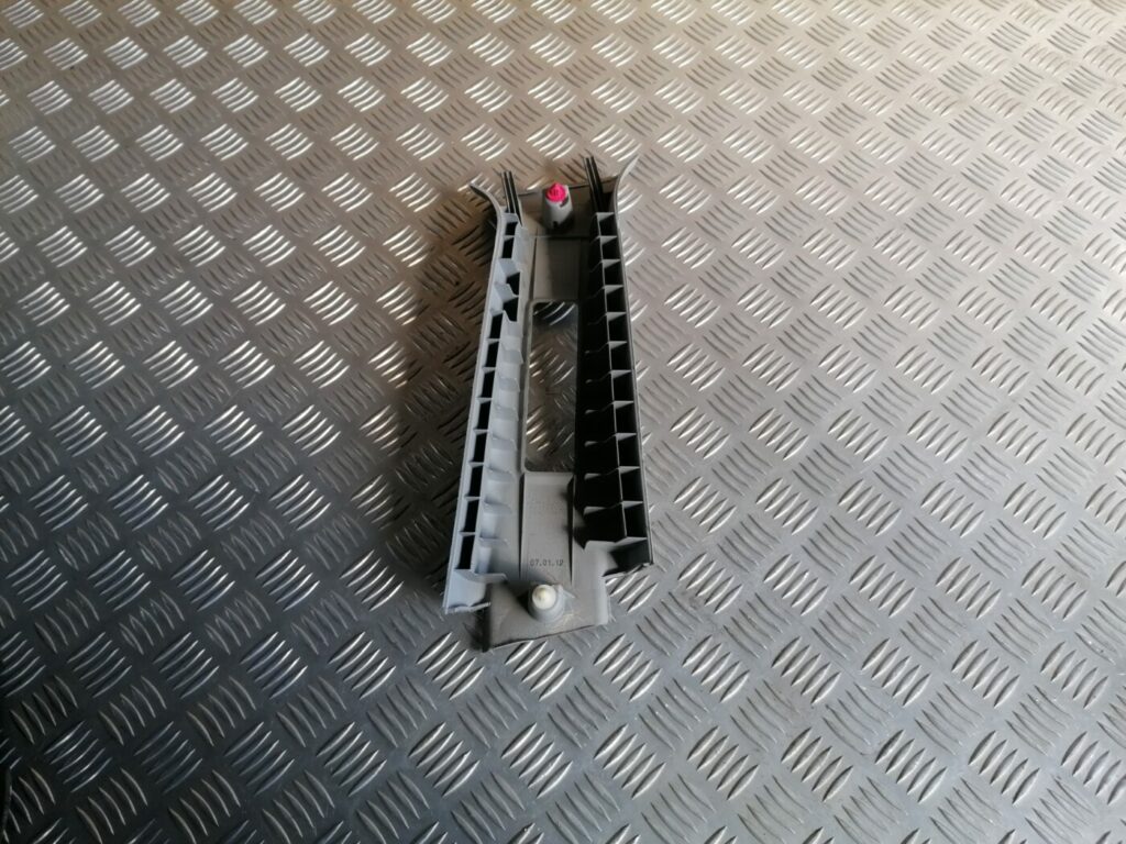 Vidējas salona statnes apdare priekš HONDA ACCORD 2007 YR562P