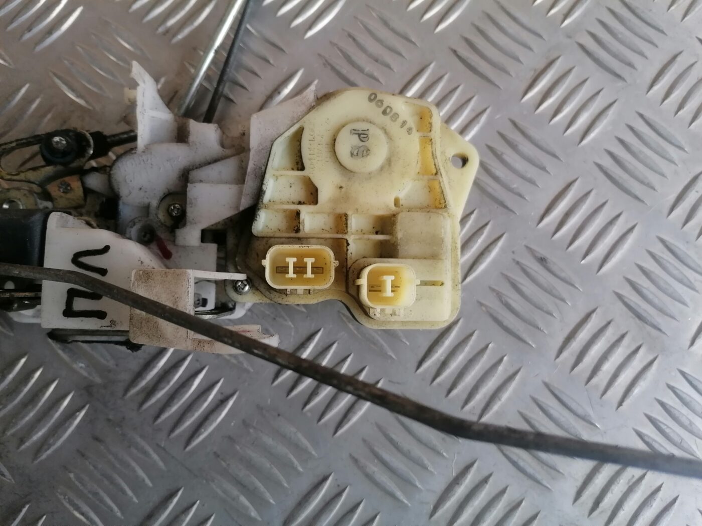 Priekšējo kreiso durvju slēdzene priekš HONDA CR-V 2006