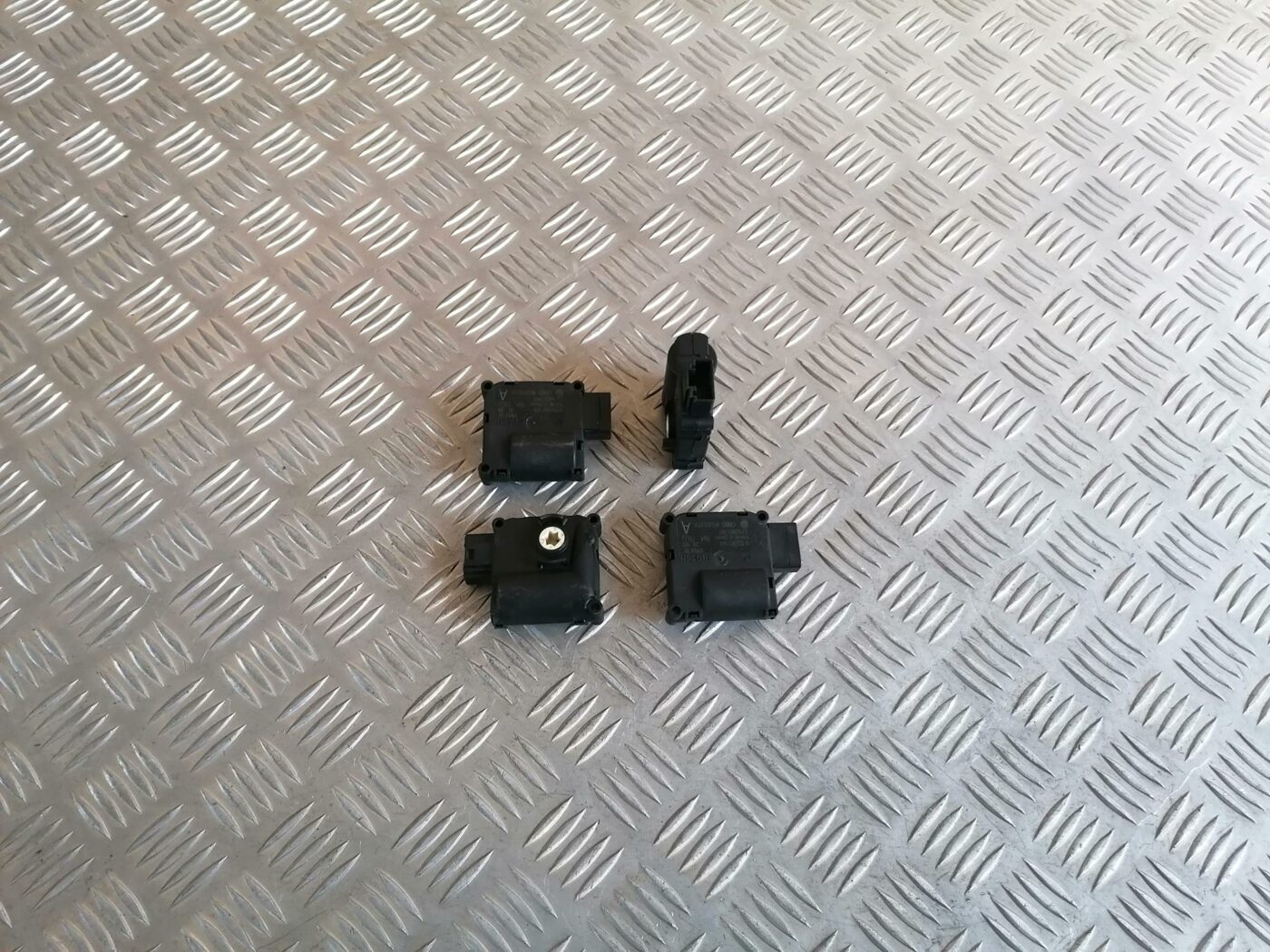 Apsildes sistēmas aktuators priekš AUDI A6 2008