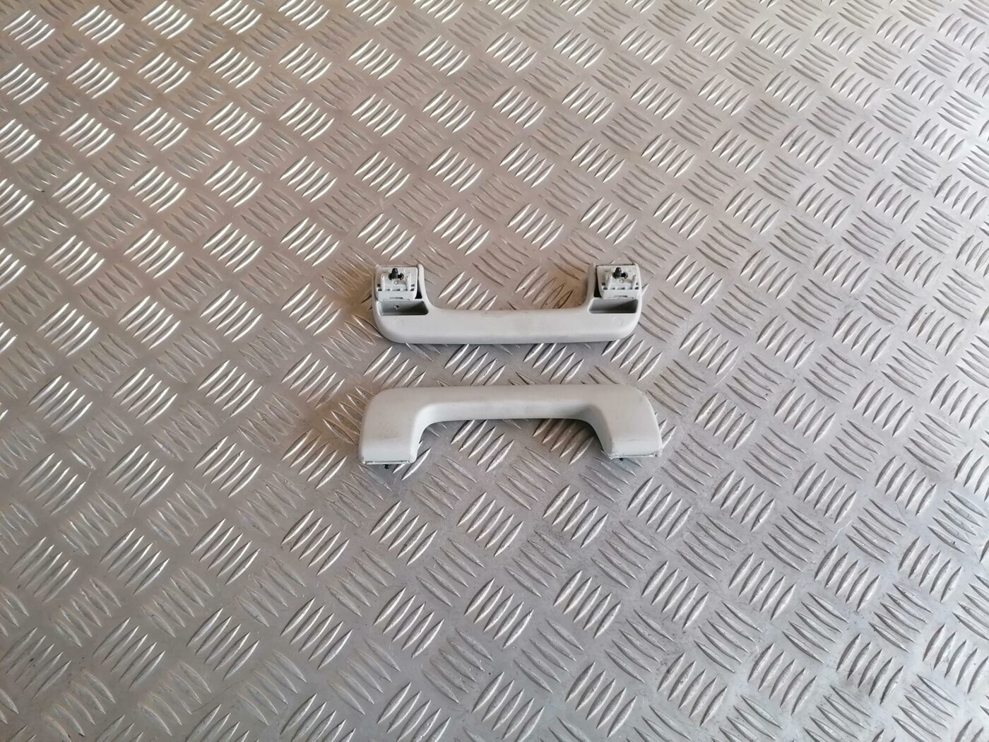 Salona rokturis griestos priekš AUDI A6 2008 1 Salona rokturis griestos priekš AUDI A6 2008