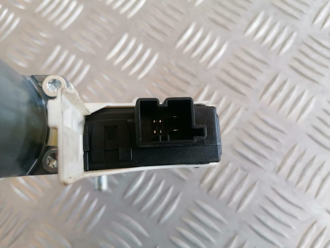 Elektrisko stiklu motors priekš AUDI A6 2008