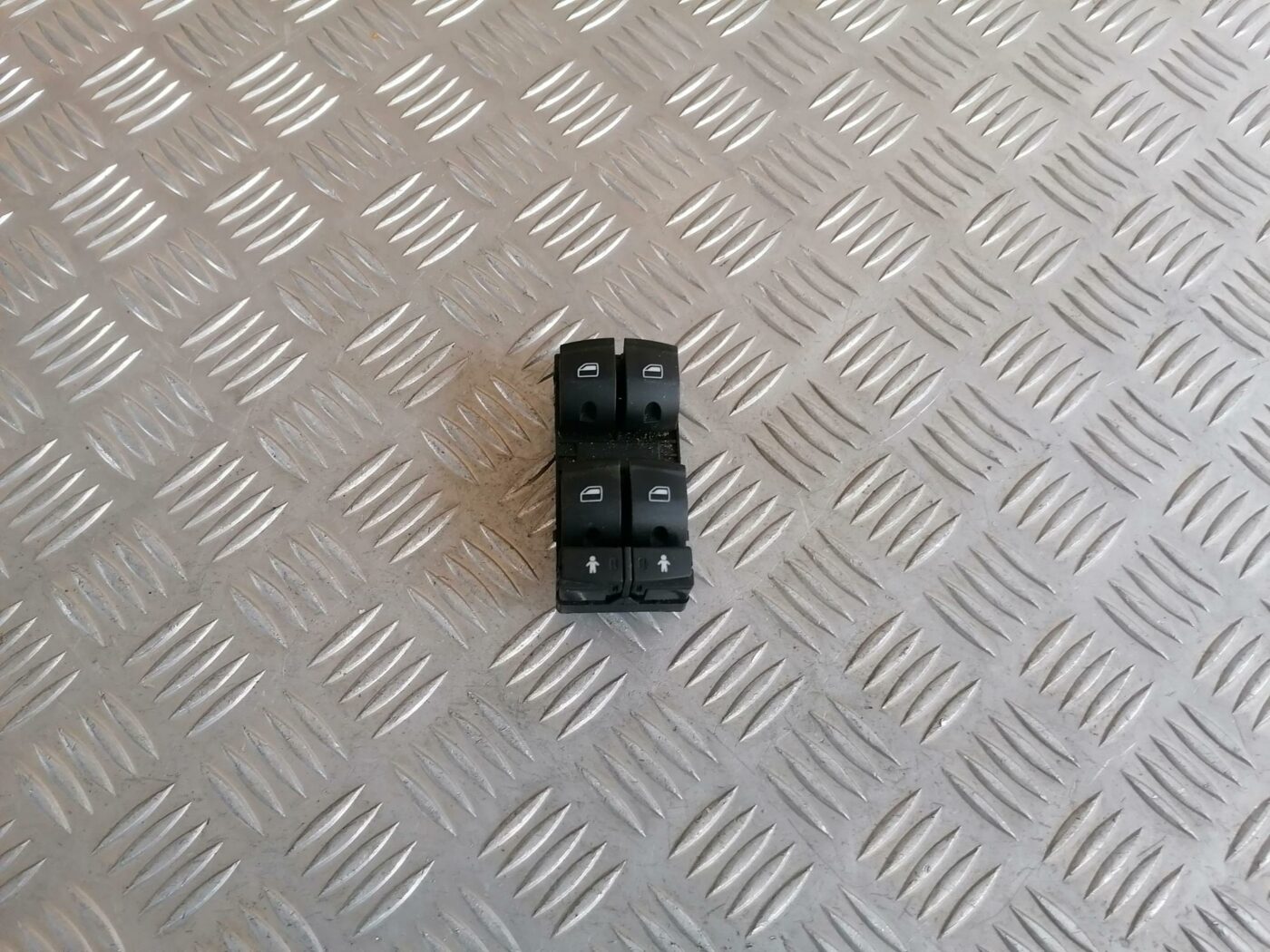 Šofera durvju slēdža pogas priekš AUDI A6 2008 1 Šofera durvju slēdža pogas priekš AUDI A6 2008