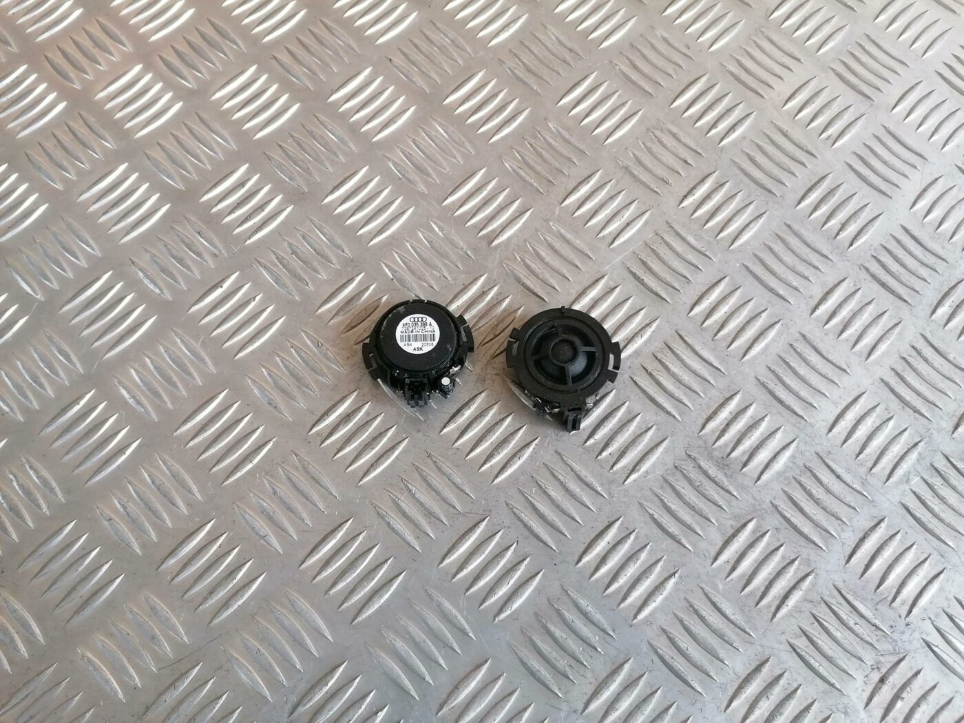 Durvju skaļrunis, augšā priekš AUDI A6 2008 1 Durvju skaļrunis, augšā priekš AUDI A6 2008