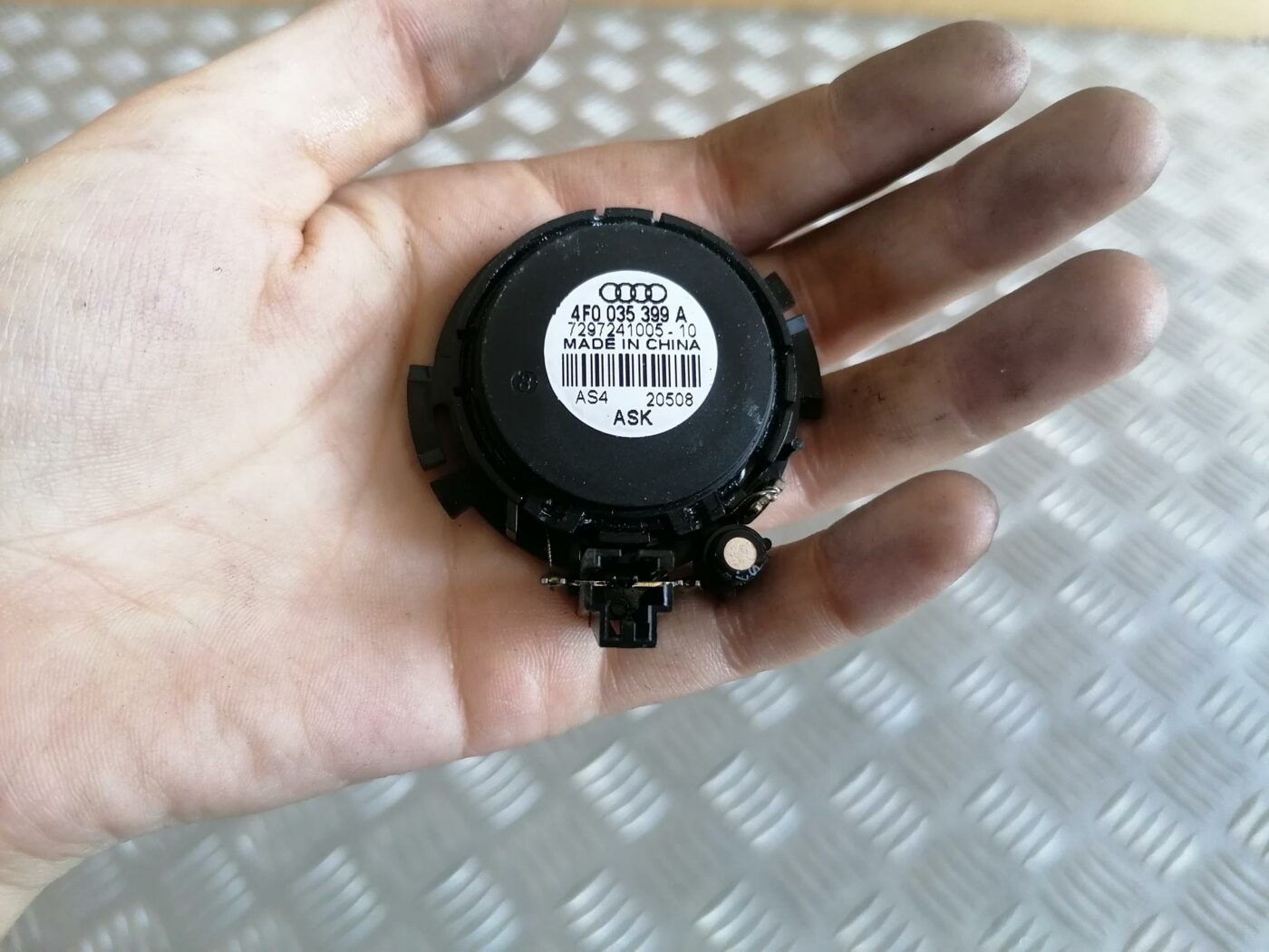 Durvju skaļrunis, augšā priekš AUDI A6 2008 2 Durvju skaļrunis, augšā priekš AUDI A6 2008