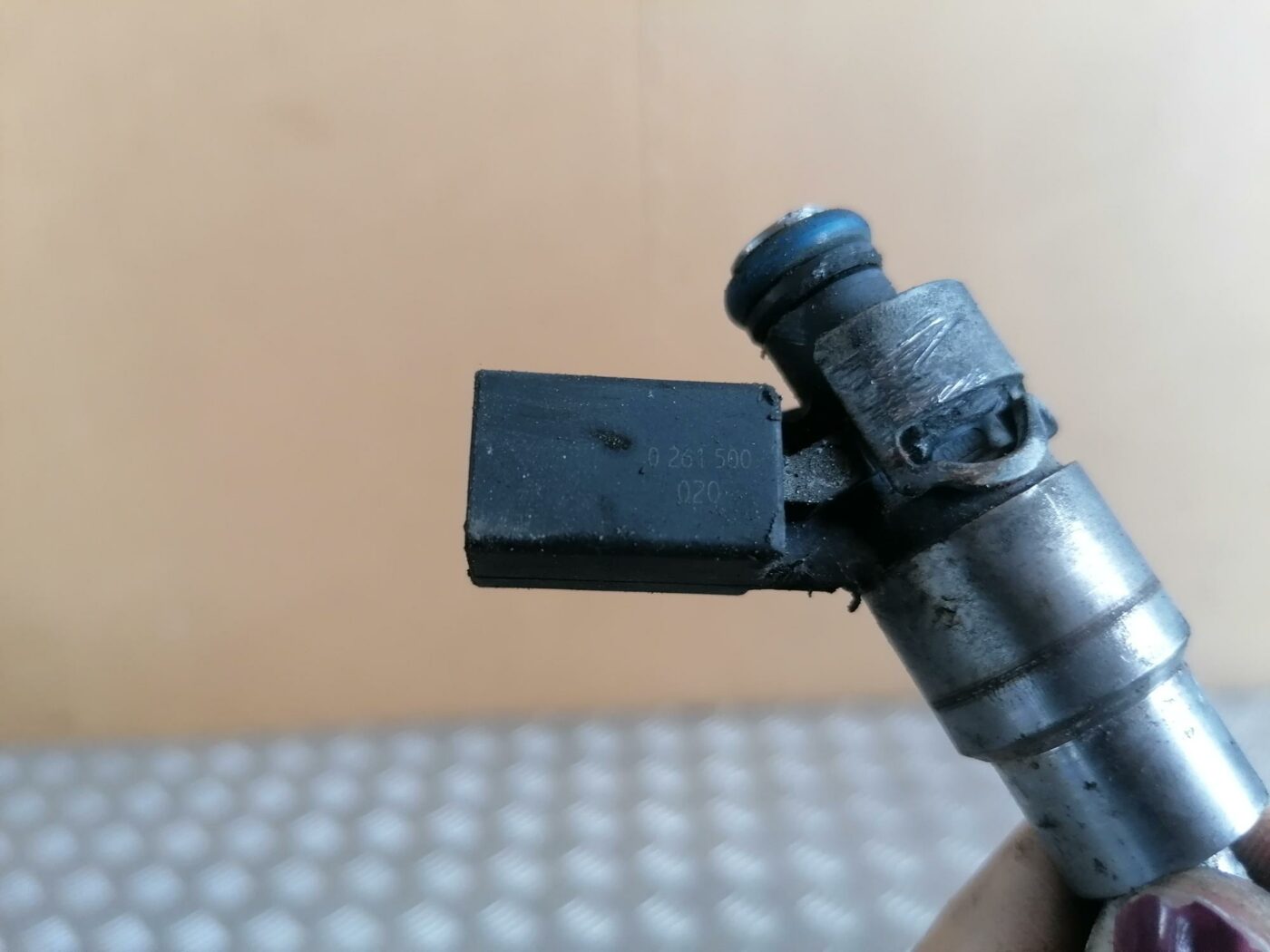 Degvielas smidzinātājs priekš AUDI A6 2008 3 Degvielas smidzinātājs priekš AUDI A6 2008