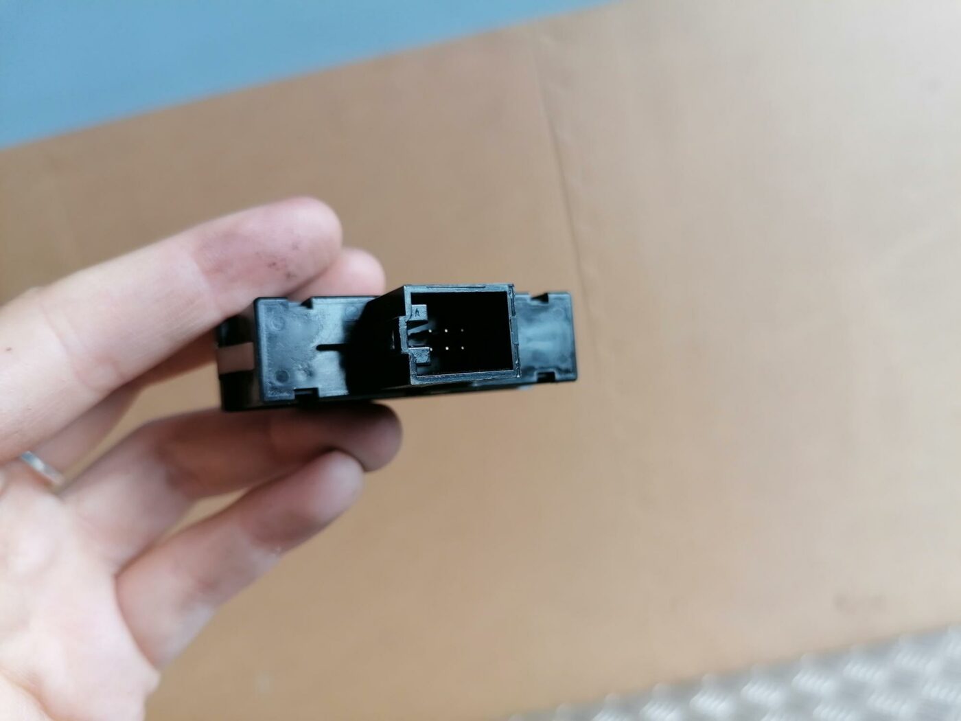 Trauksmes poga priekš AUDI A6 2008 2 Trauksmes poga priekš AUDI A6 2008