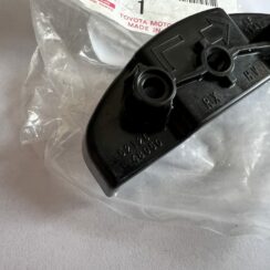 Priekšēja luktura kronšteins priekš Toyota Lexus 2009-2012 5212648050