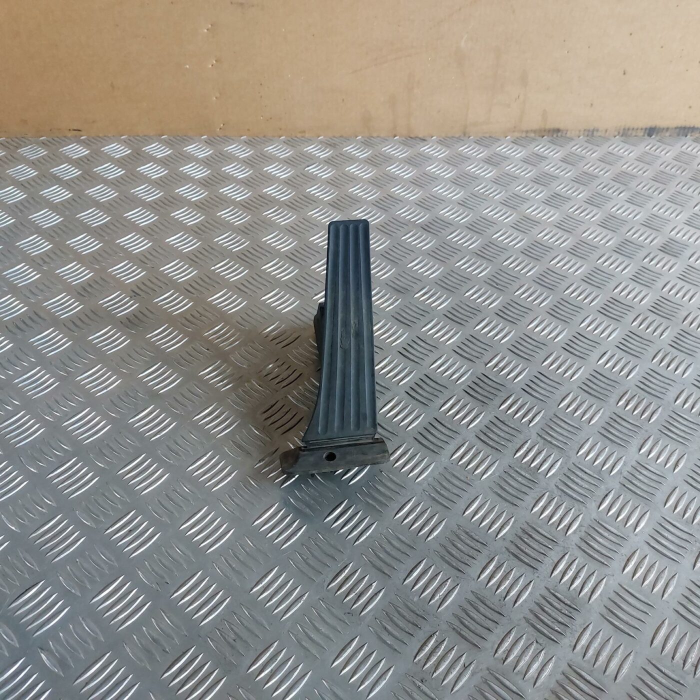 Gāzes pedālis priekš BMW 520D F11 2011 TOURING