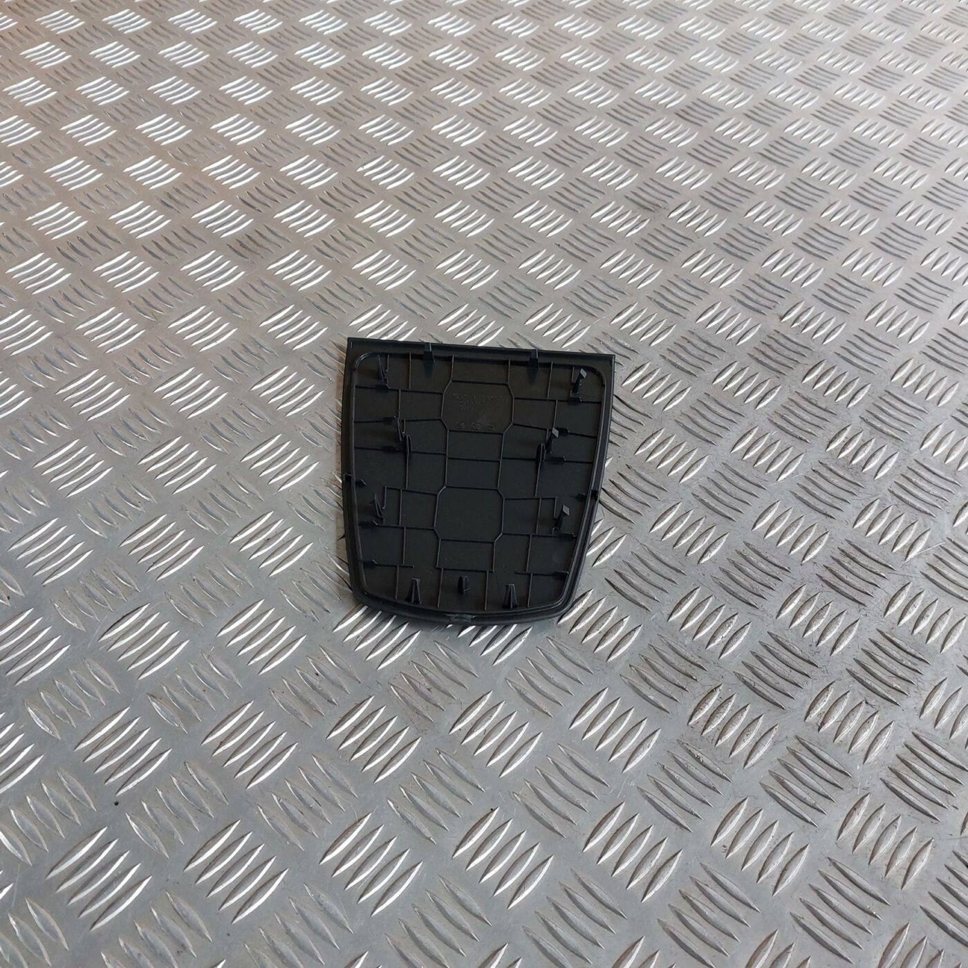 Mērinstrumentu paneļa skaļruņa apdare priekš BMW 520D F11 2011 TOURING 2 Mērinstrumentu paneļa skaļruņa apdare priekš BMW 520D F11 2011 TOURING