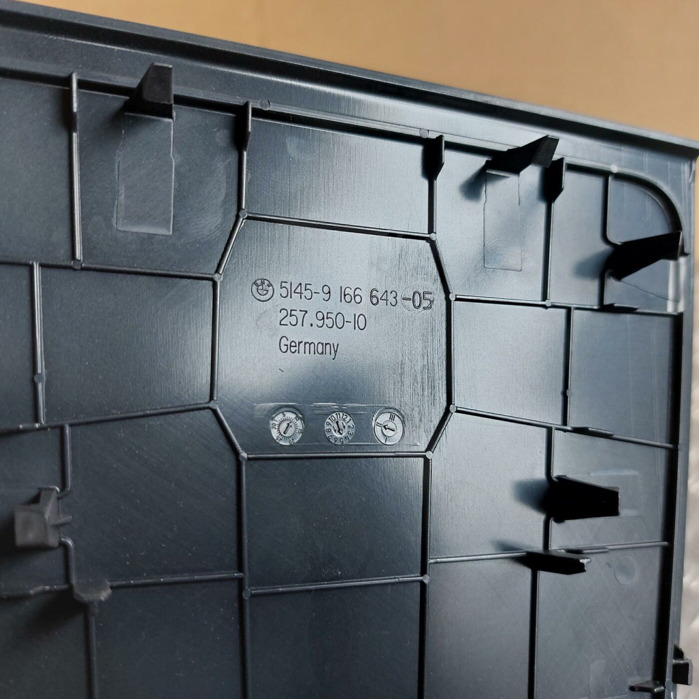 Mērinstrumentu paneļa skaļruņa apdare priekš BMW 520D F11 2011 TOURING 3 Mērinstrumentu paneļa skaļruņa apdare priekš BMW 520D F11 2011 TOURING